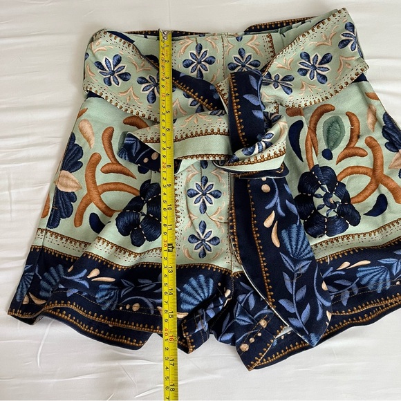 NWT FARM Rio Green Ocean Tapestry Belted Short 27 - Picture 13 of 13